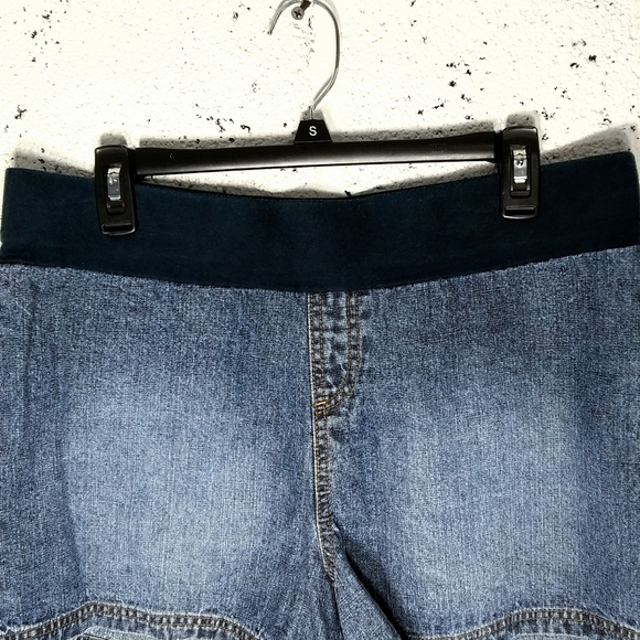 Motherhood Maternity Large Jean Stretchy Shorts - Picture 4 of 8